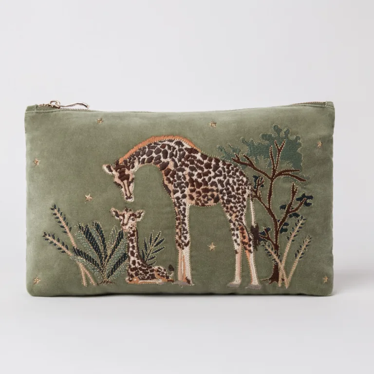 Giraffe Mother & Baby Everyday Pouch