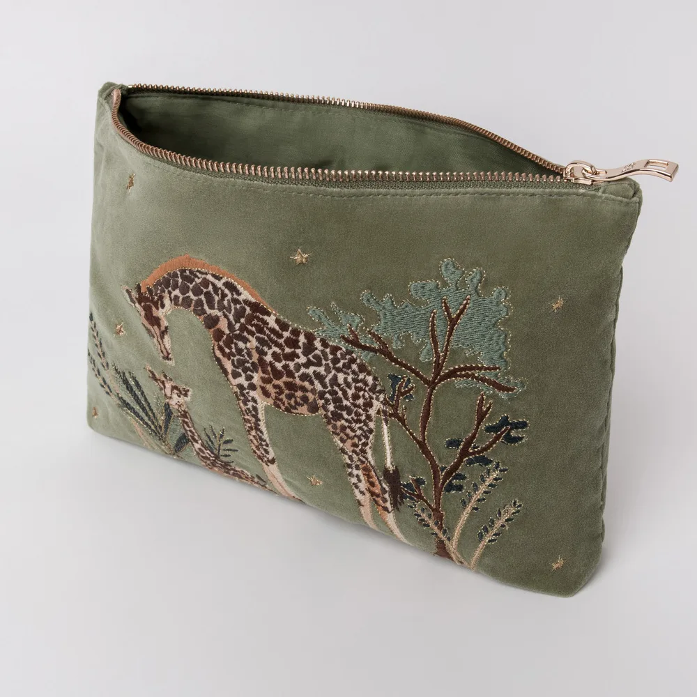 Giraffe Mother & Baby Everyday Pouch - Image 2
