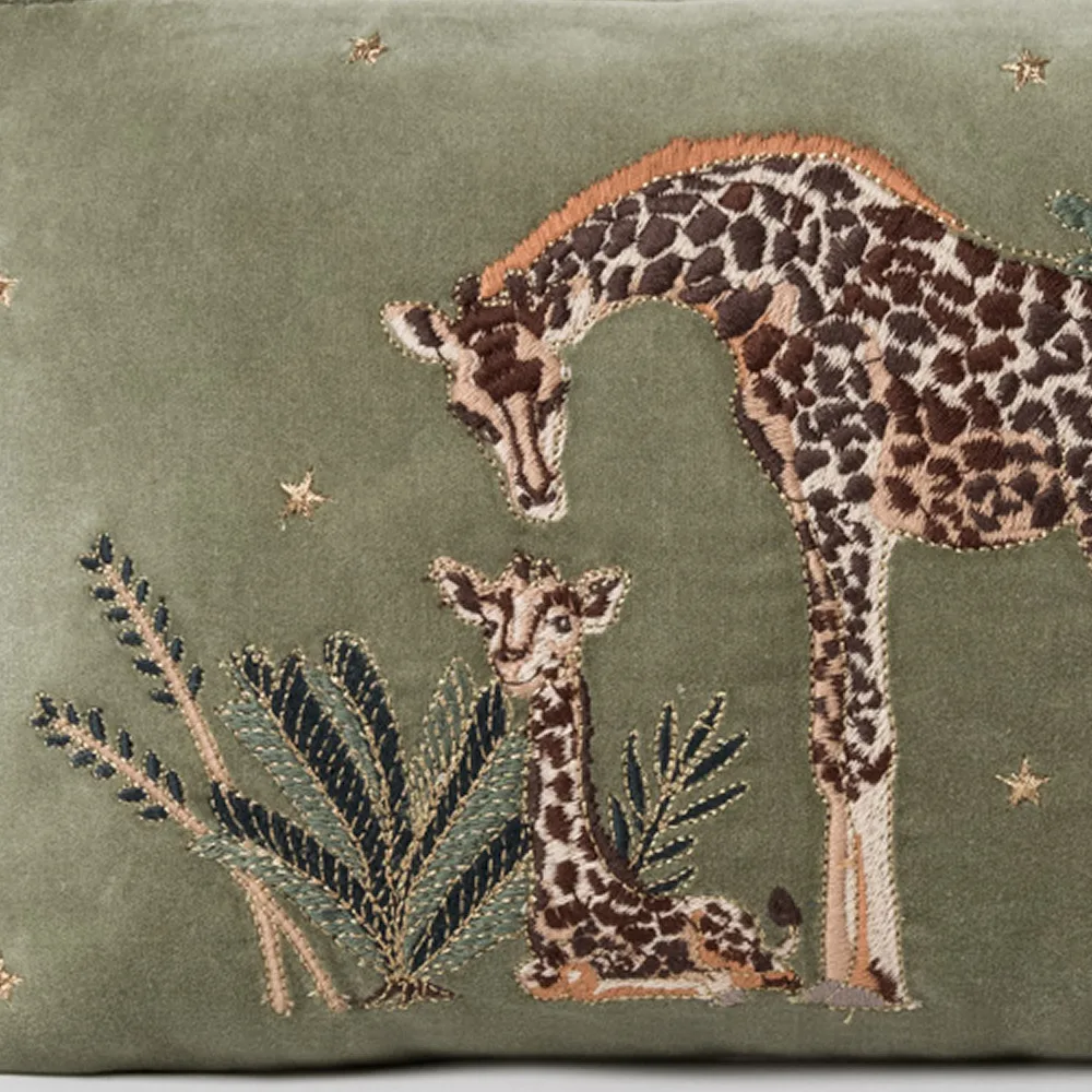 Giraffe Mother & Baby Everyday Pouch - Image 3