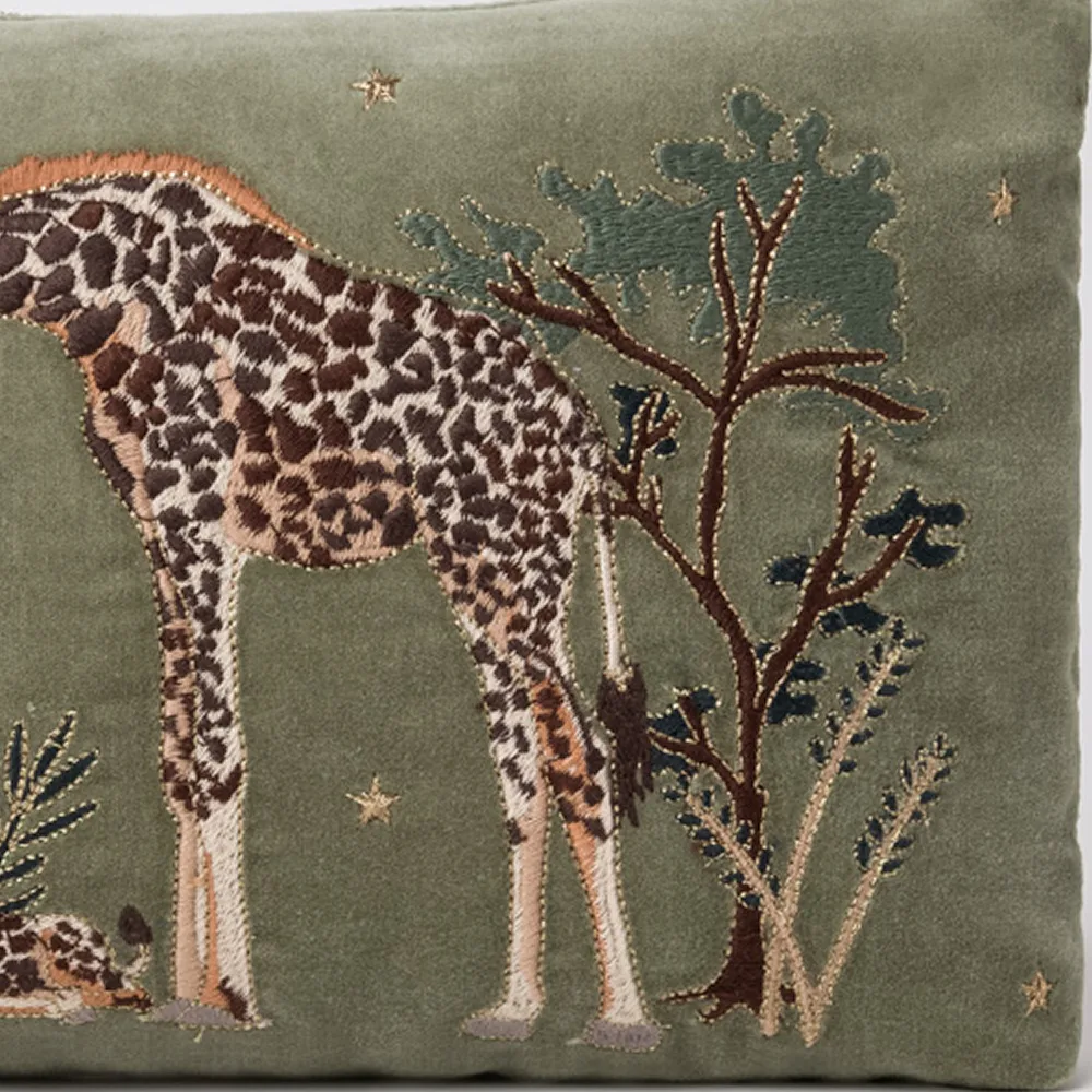 Giraffe Mother & Baby Everyday Pouch - Image 4